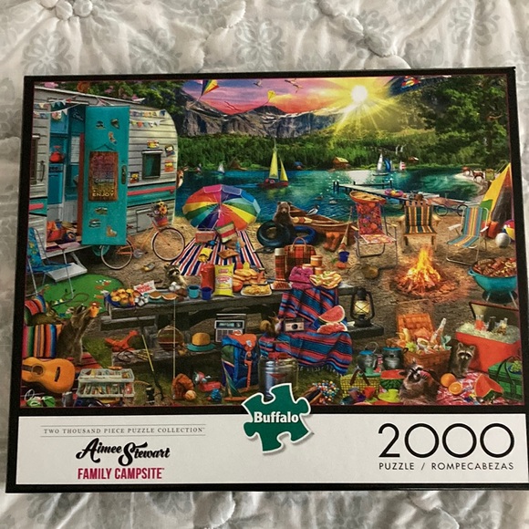 THOUSAND PIECE PUZZLE COLLECTIOI
Aimee Stewvert
FAMILY CAMPSITE - Picture 1 of 2